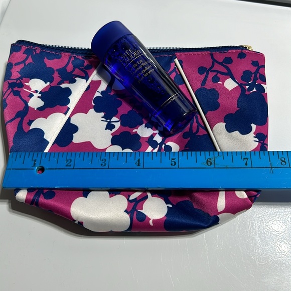 Estee Lauder make up bag with 1.7 ounce liquid eye make up remover - Picture 2 of 6
